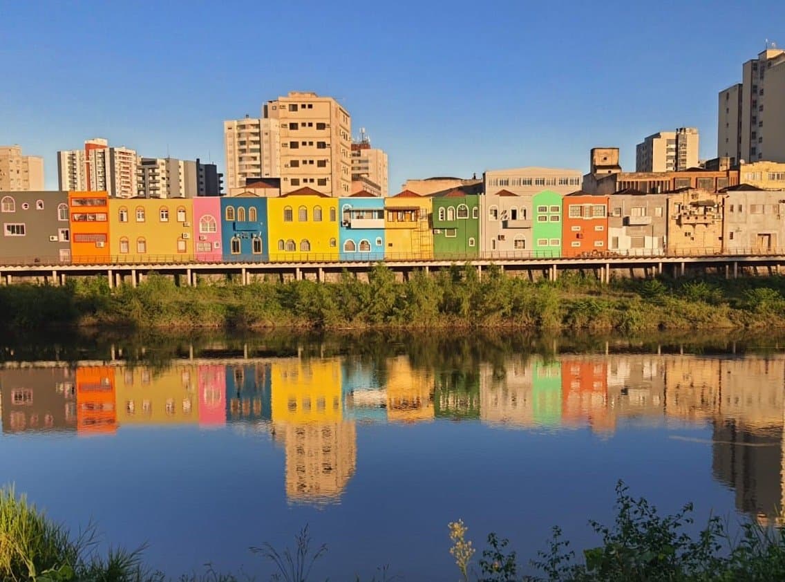 Yoga no Deck ocorre gratuitamente neste sábado (21) em Tubarão