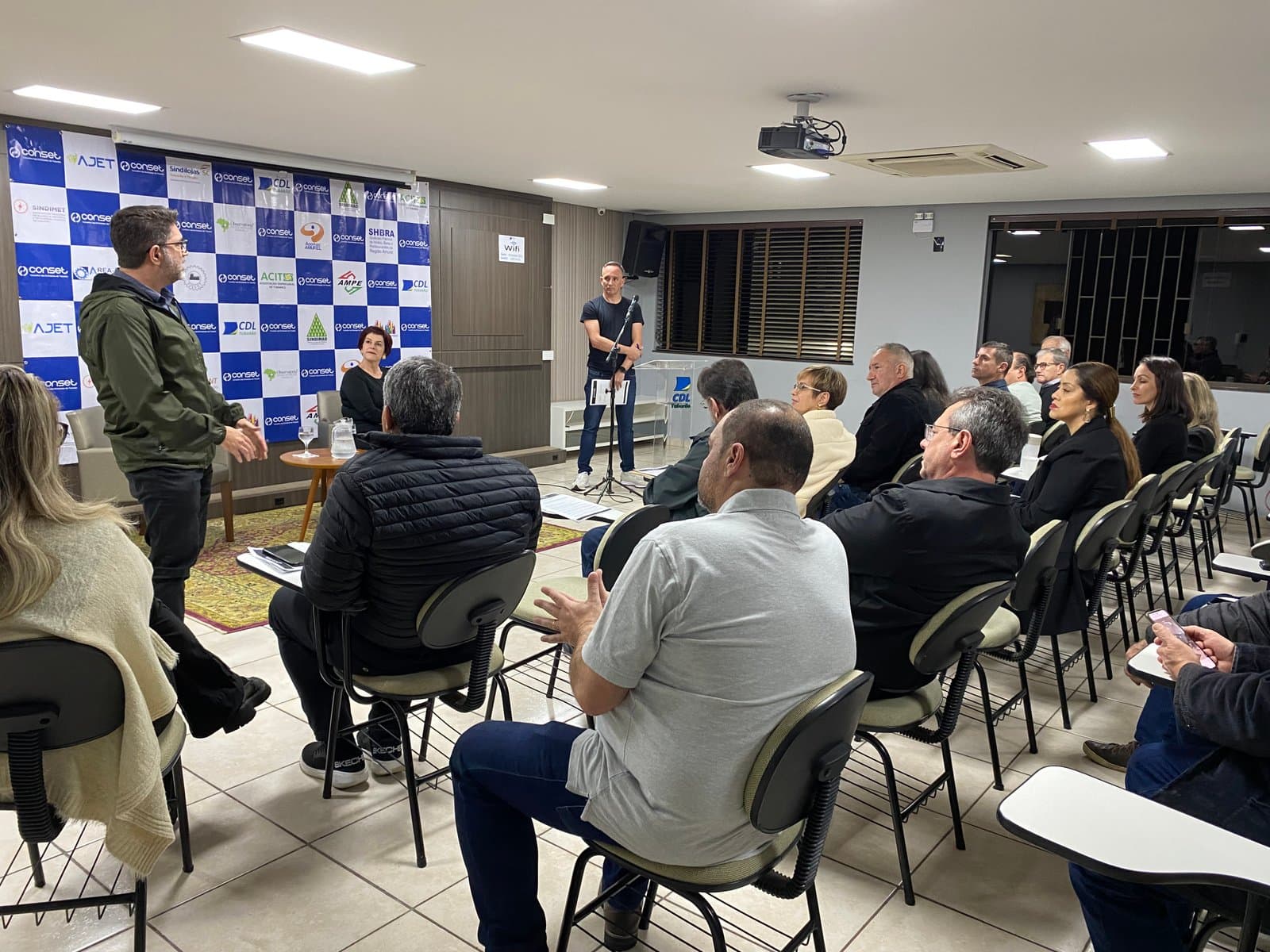 Último encontro com candidato a prefeito promovido pelo Conset é nesta quarta-feira (25)