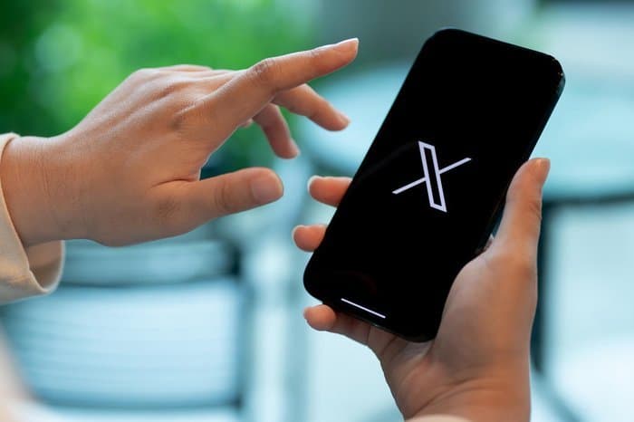 Moraes autoriza X a voltar a operar no Brasil após cumprimento de exigências legais