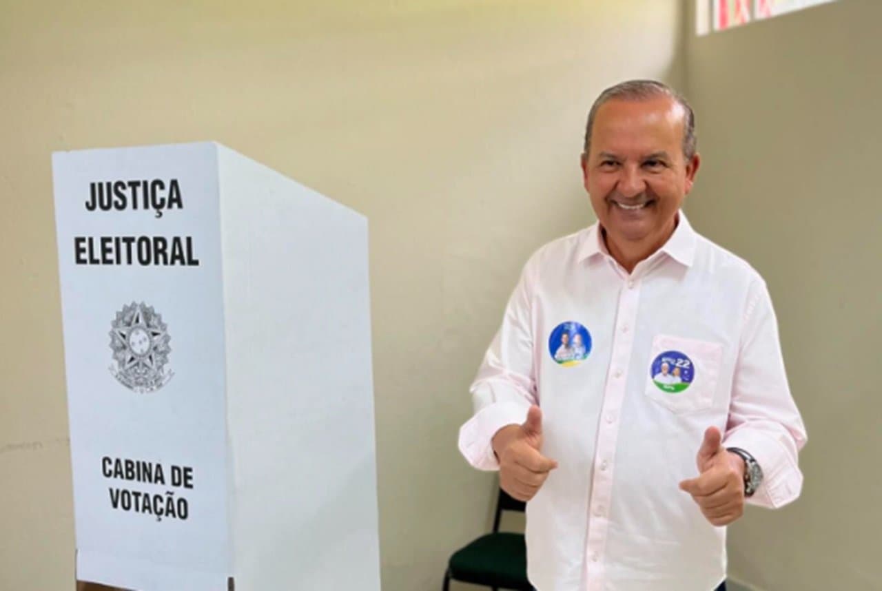 Governador Jorginho Mello (PL) vota em Herval D’Oeste