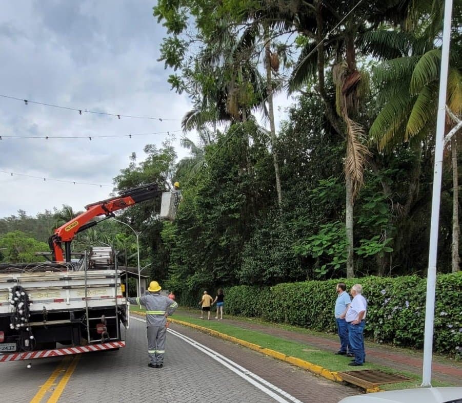 Acendimento da iluminação de Natal e chegada do Papai Noel ocorrem sábado (23) em Gravatal