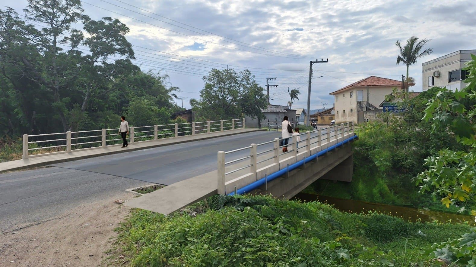 Ponte que visa normalizar o fluxo de água do Rio da Madre deve ser concluída até maio