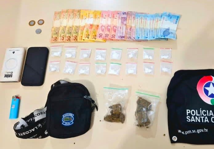 Traficante é preso após trafegar na contramão e em calçadas de moto durante fuga