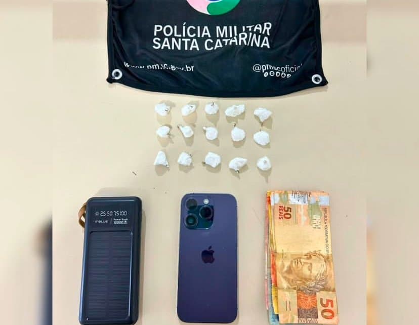 Jovem é preso por traficar drogas na modalidade tele-entrega