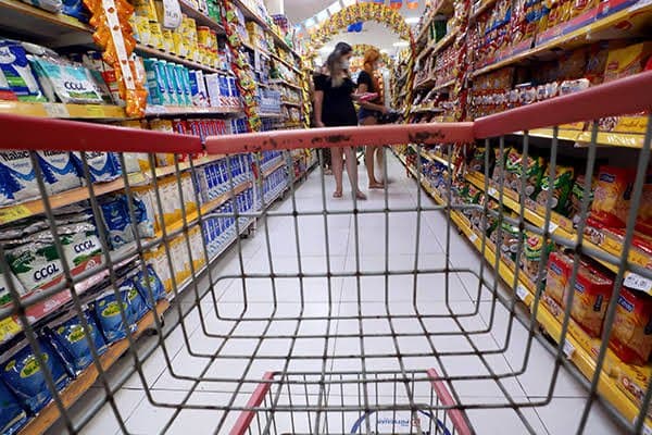 Inflação oficial do país em 2024 foi de 4,83%, acima do limite da meta