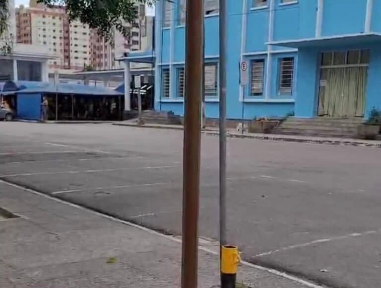 Estacionamento da antiga rodoviária passa a ser exclusivo para comerciantes do local