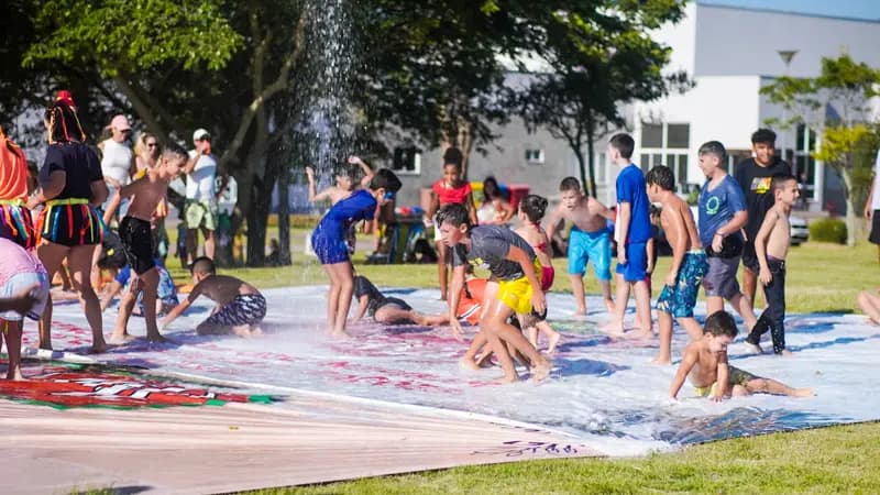 Carnaval no Parque terá “circuito na água” com brincadeiras neste domingo (23)