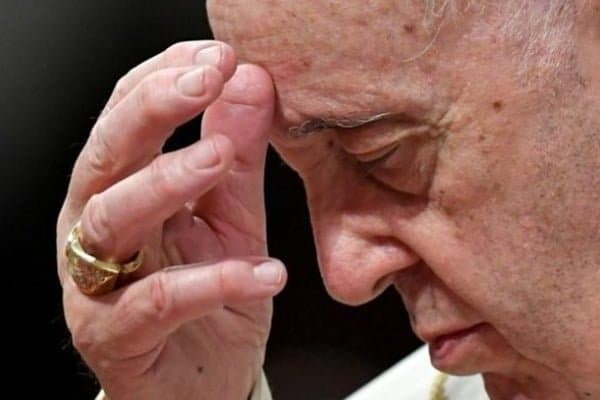 Papa Francisco tem ‘agravamento do quadro respiratório’, diz Vaticano