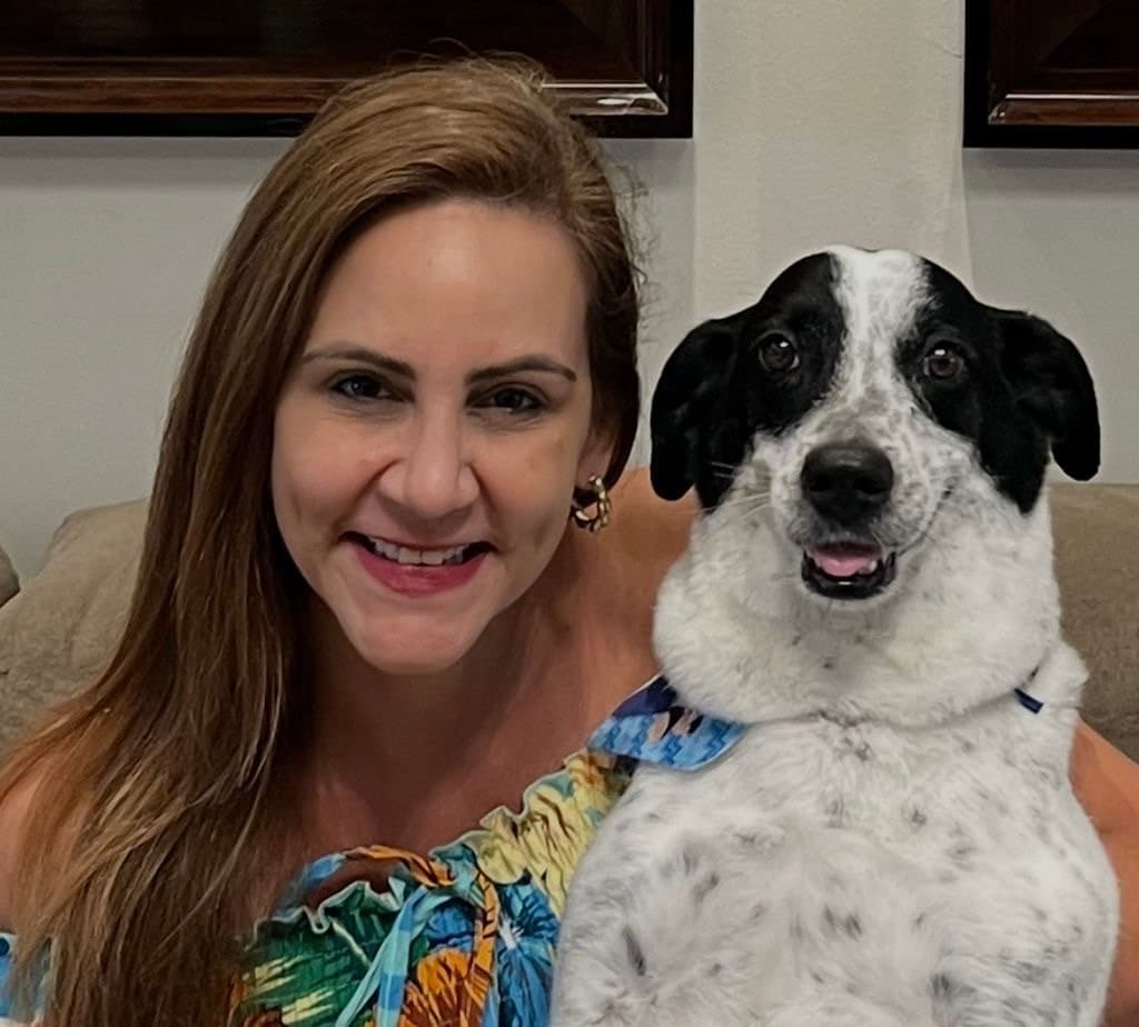 Escritora tubaronense participa de feira internacional de literatura na Itália