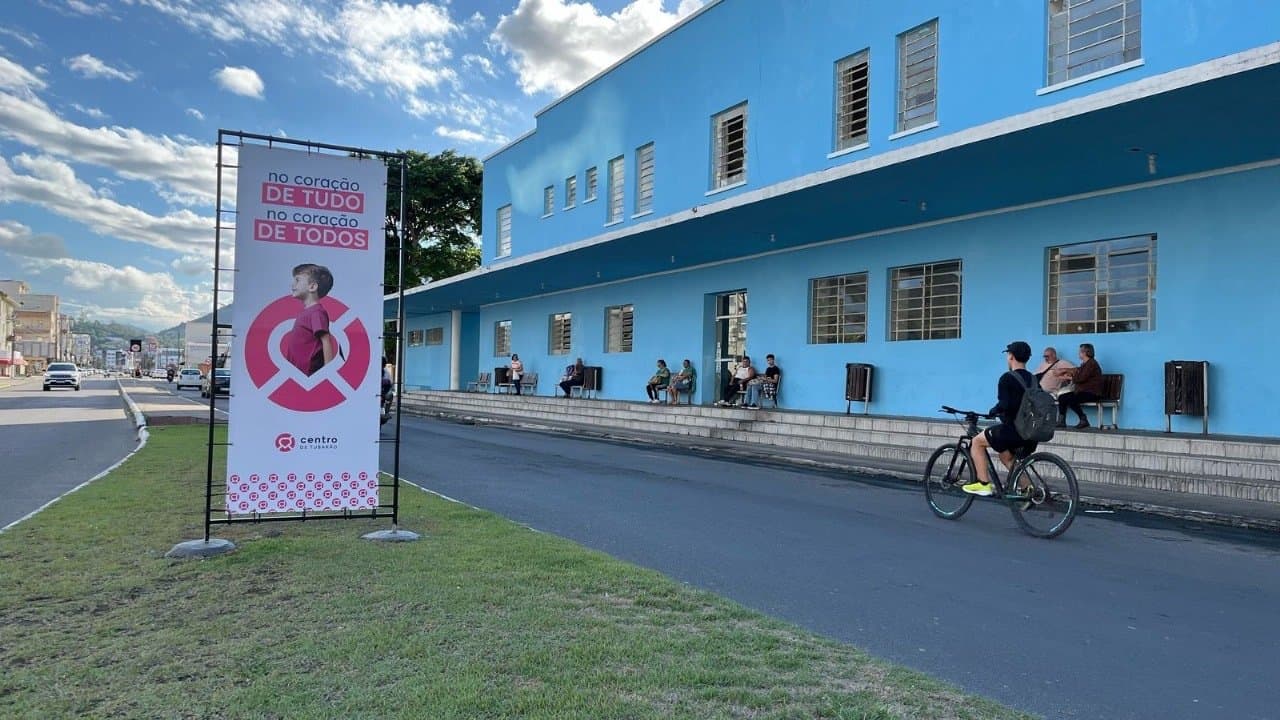 Novos totens do Place Branding são instalados no Centro de Tubarão