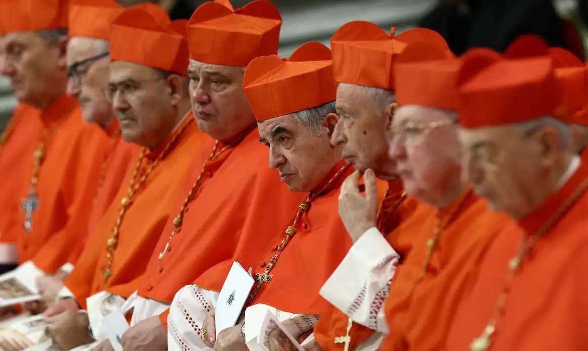 Conclave para escolha do novo papa inicia no dia 7 de maio