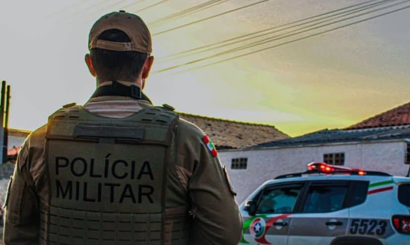 R$ 9 mil são furtados de caminhão enquanto motorista e ajudante almoçam