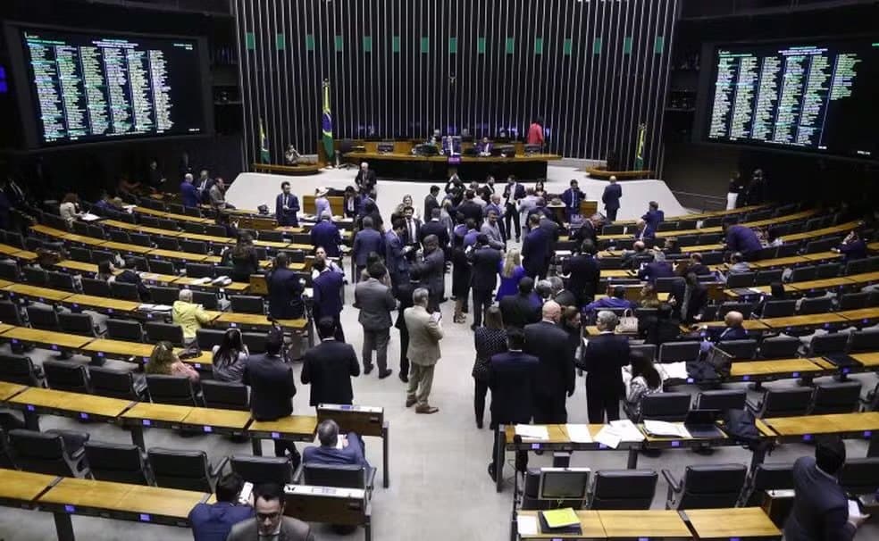 Câmara aprova projeto que cria 18 novas vagas de deputados federais; SC vai ganhar 4 cadeiras