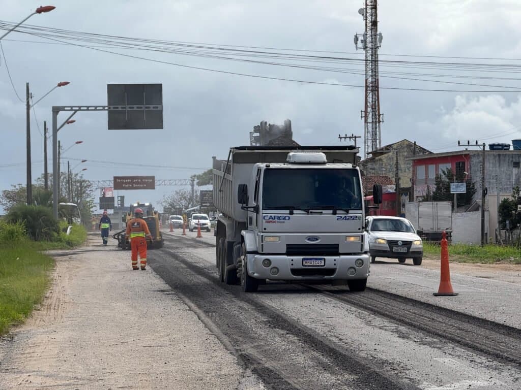 Acesso a Laguna sofre alterações por causa de obra de revitalização da rodovia