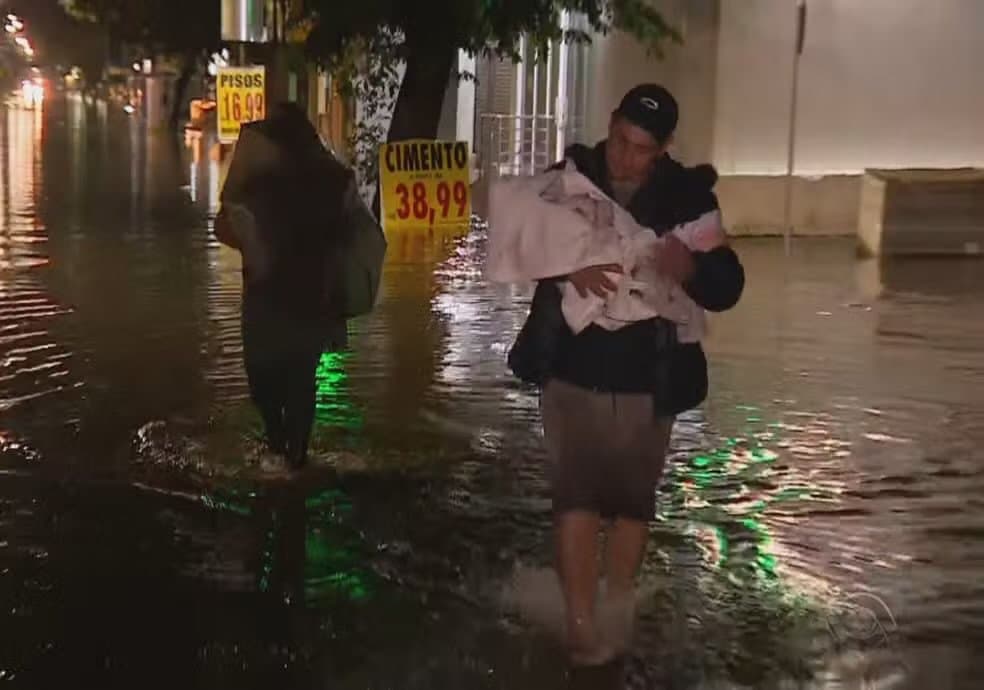 Chuvas inundam casas em uma das cidades do RS mais atingidas em enchentes de 2024