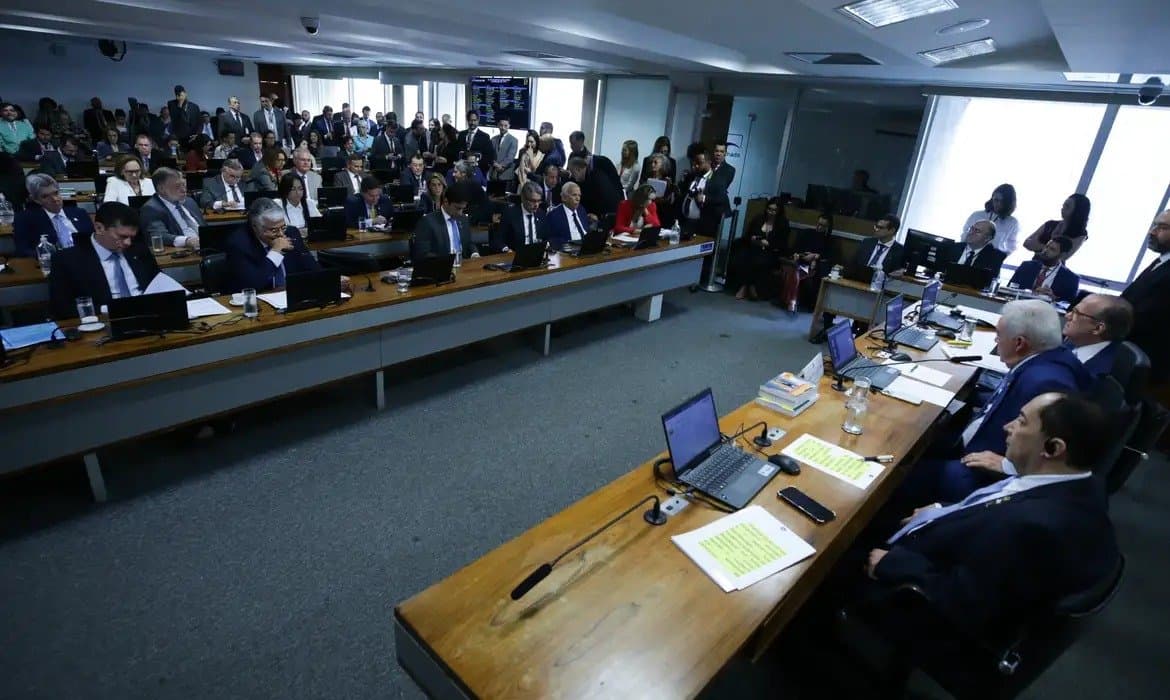 CCJ do Senado rejeita PEC da Blindagem por unanimidade