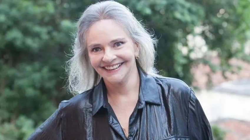 Morre Angela Ro Ro, de 75 anos, após três meses internada