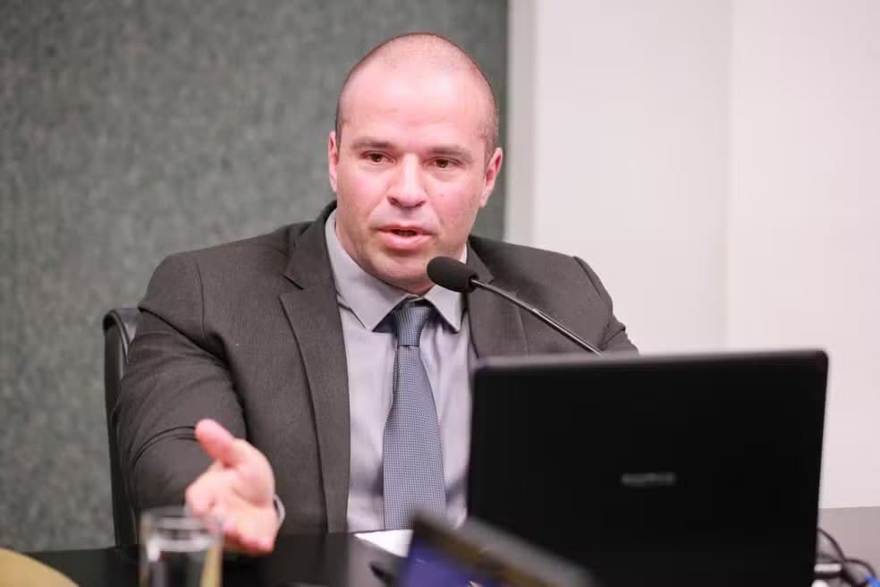 Deputado Jessé Lopes pede expulsão de prefeito de Laguna do PL