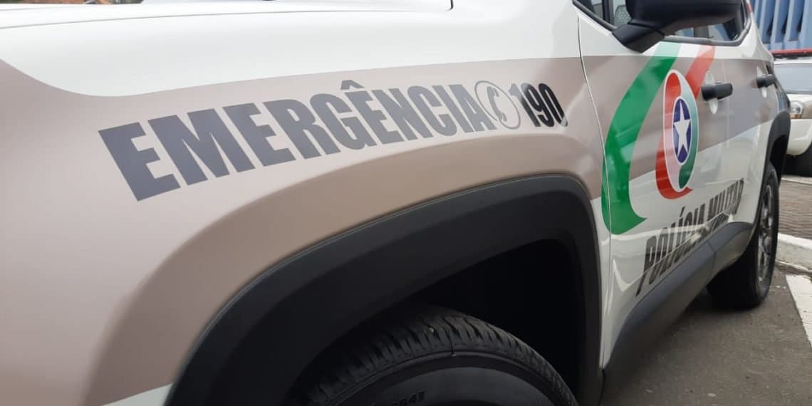 Jovens de 14 e 16 anos são flagrados traficando drogas em Tubarão