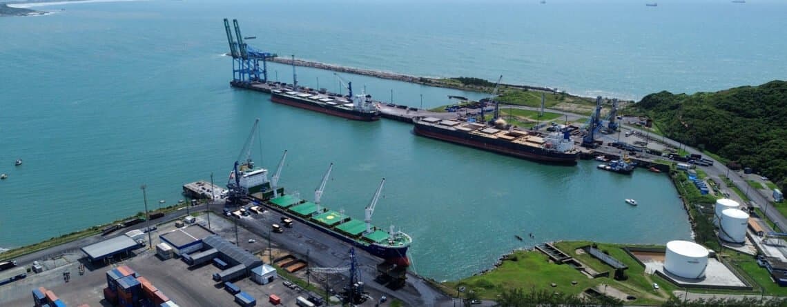 Porto de Imbituba supera 4,7 milhões de toneladas movimentadas em 2025