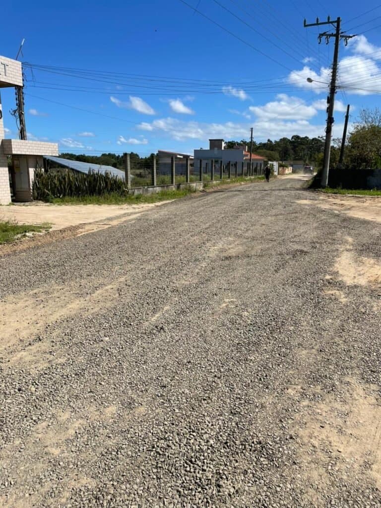 Laguna: estradas do interior recebem aplicação de britas