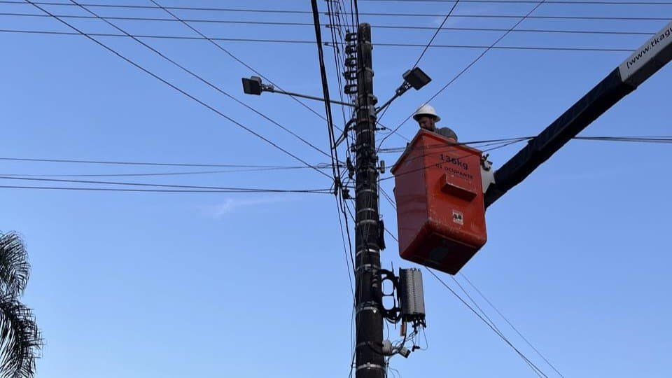 Cosip conclui instalação de luminárias de LED no bairro Congonhas