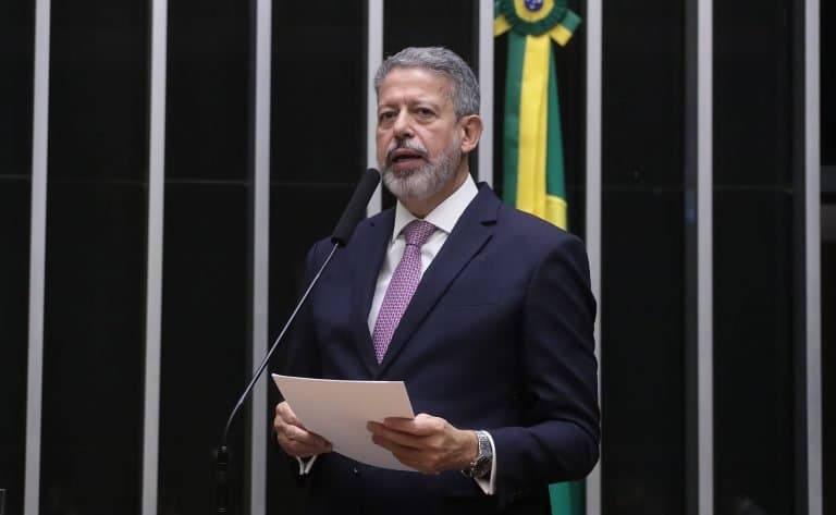 Projeto que amplia isenção do IR para R$ 5 mil é aprovado na Câmara