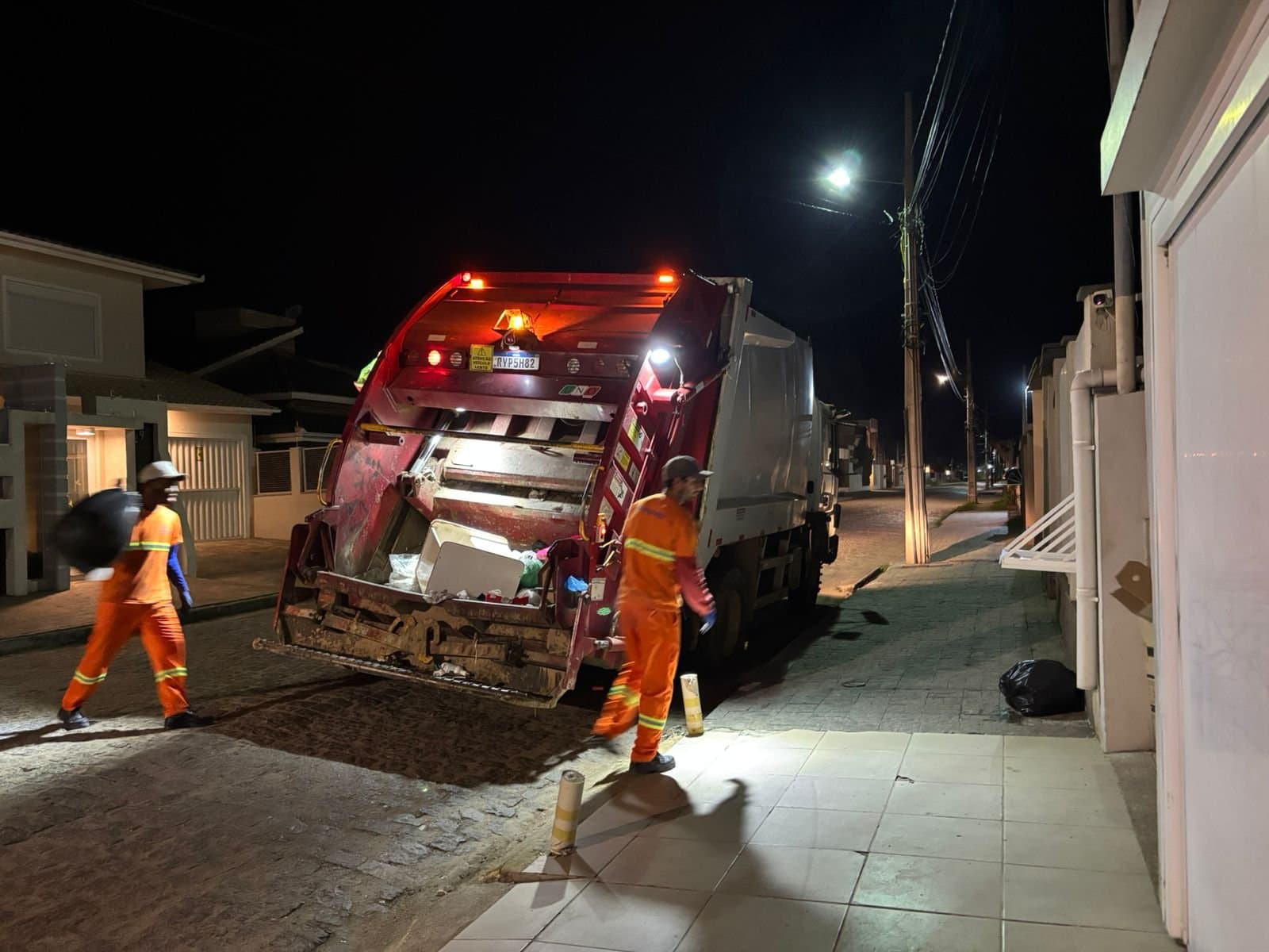 Divulgada rota da coleta de lixo desta terça (14) em Tubarão