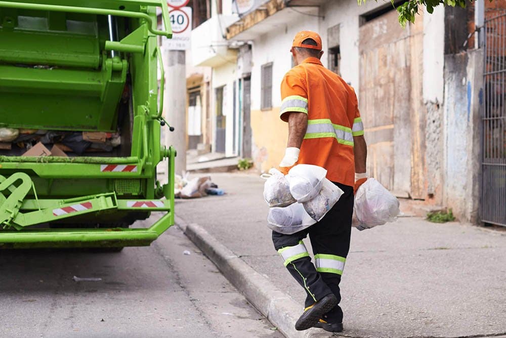 Recolhimento de lixo em Tubarão deve ser normalizado até o fim da próxima semana