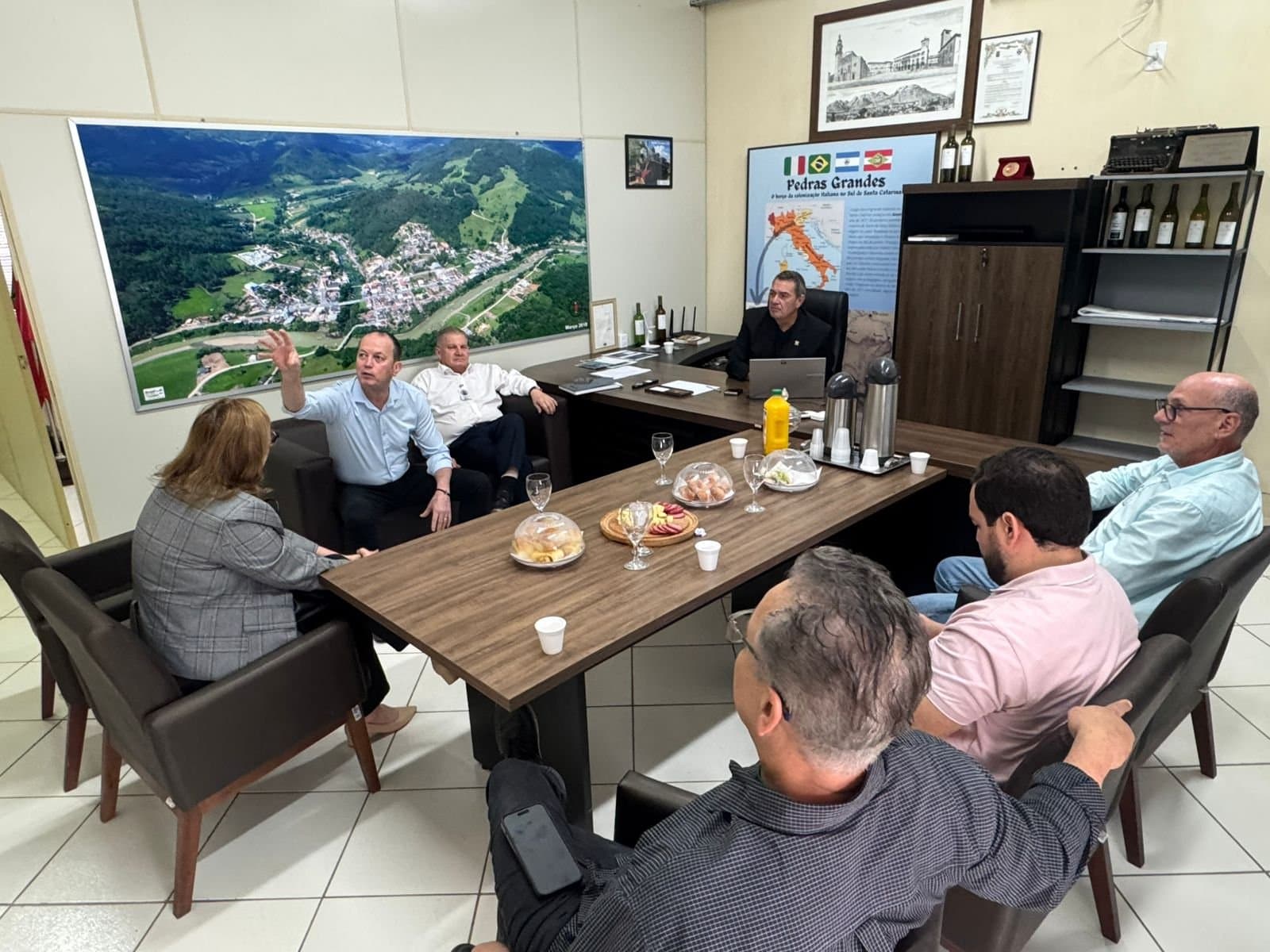 Pedras Grandes e Urussanga se unem para definir estratégias de cooperação regional
