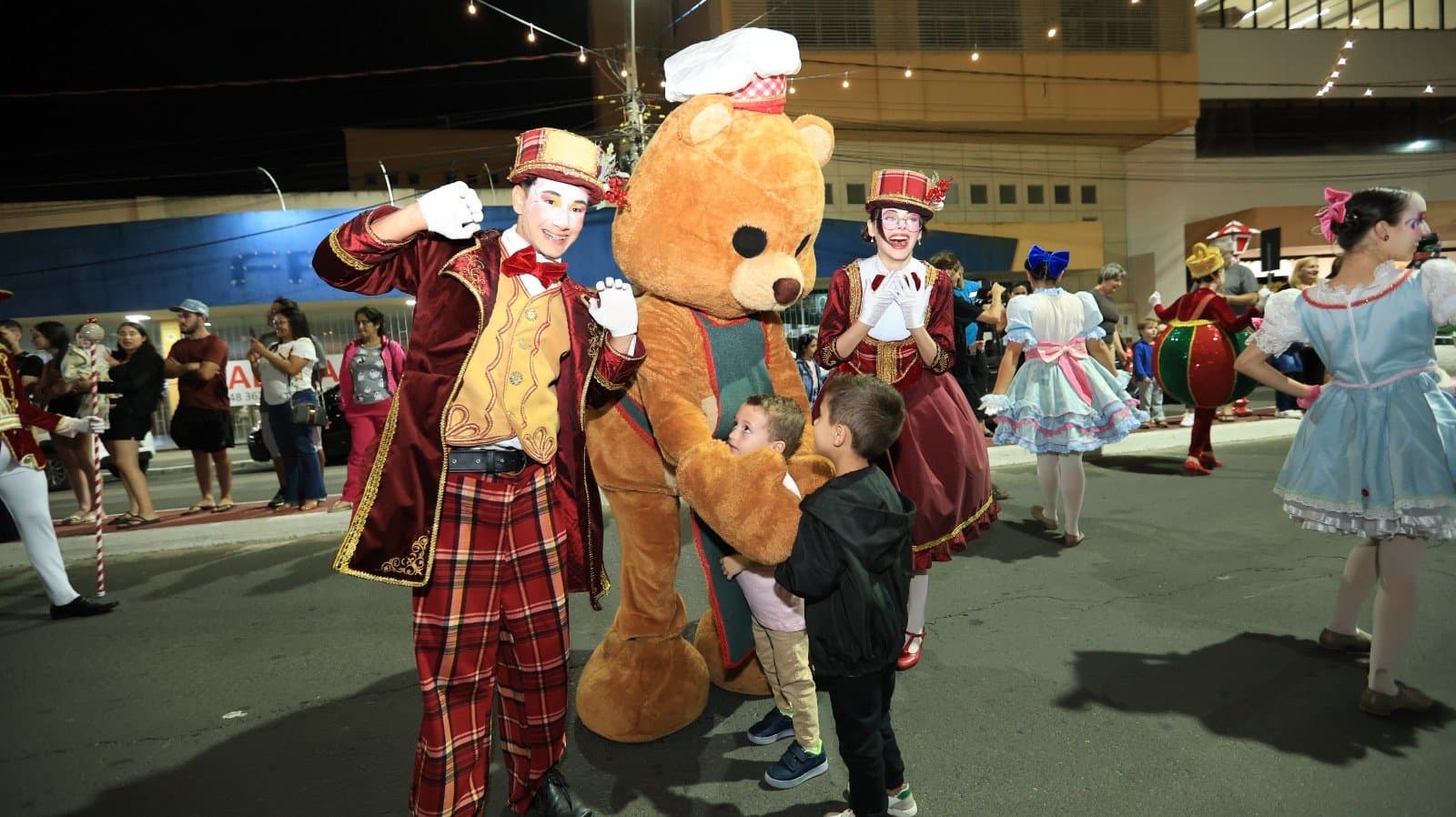 Últimos dias do Natal Tubarão Luz 2025 reúnem música, dança e espetáculos especiais