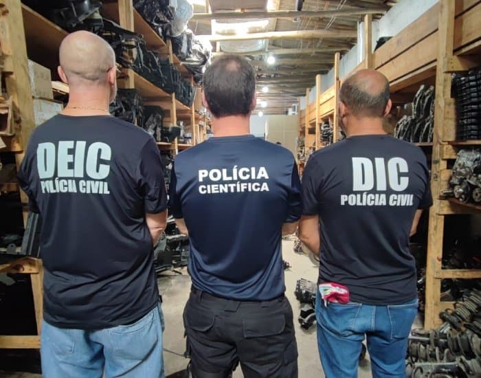 Empresário é preso por receptação e peças de veículos roubados são apreendidas