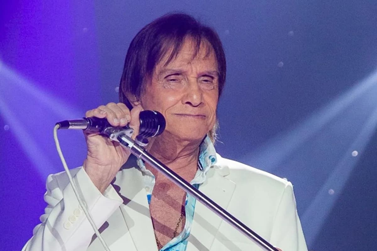 Roberto Carlos sofre acidente de carro durante gravação de especial da Globo