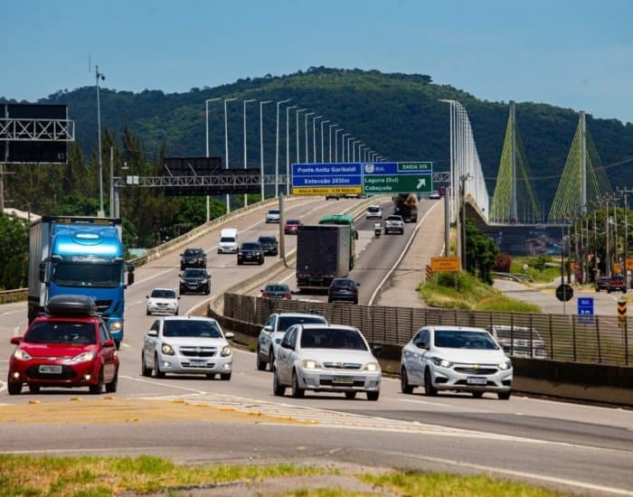 Mais de 3,3 milhões de veículos devem passar pela BR-101 Sul neste fim de ano