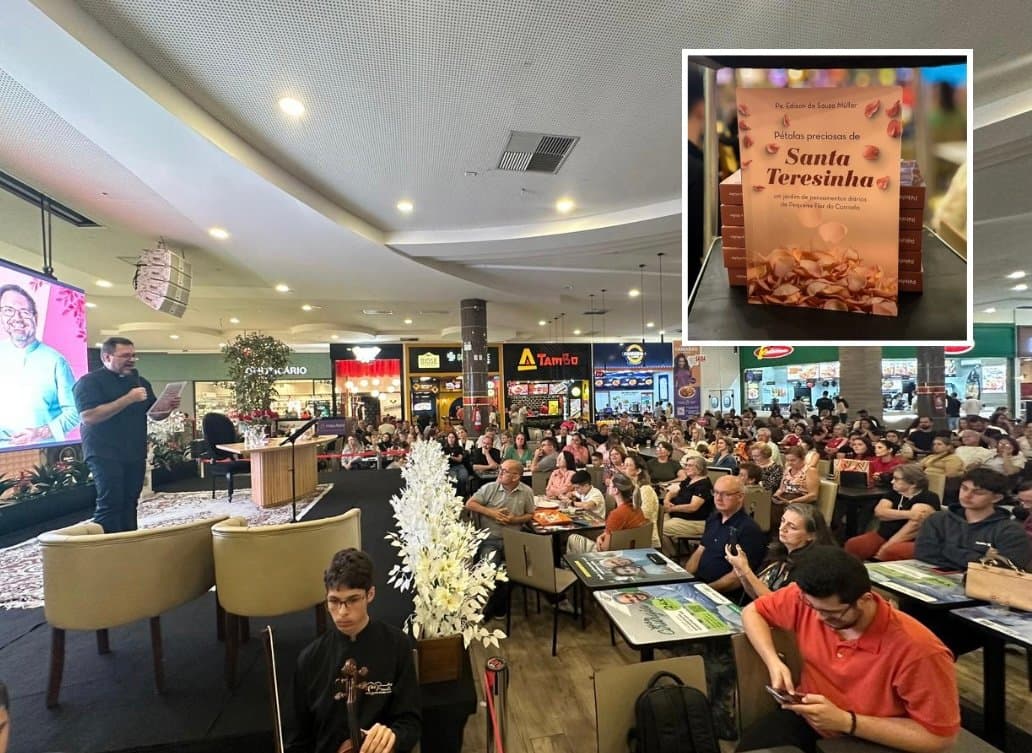Mais de 400 exemplares do livro “Pétalas Preciosas de Santa Teresinha” são vendidos na noite de lançamento