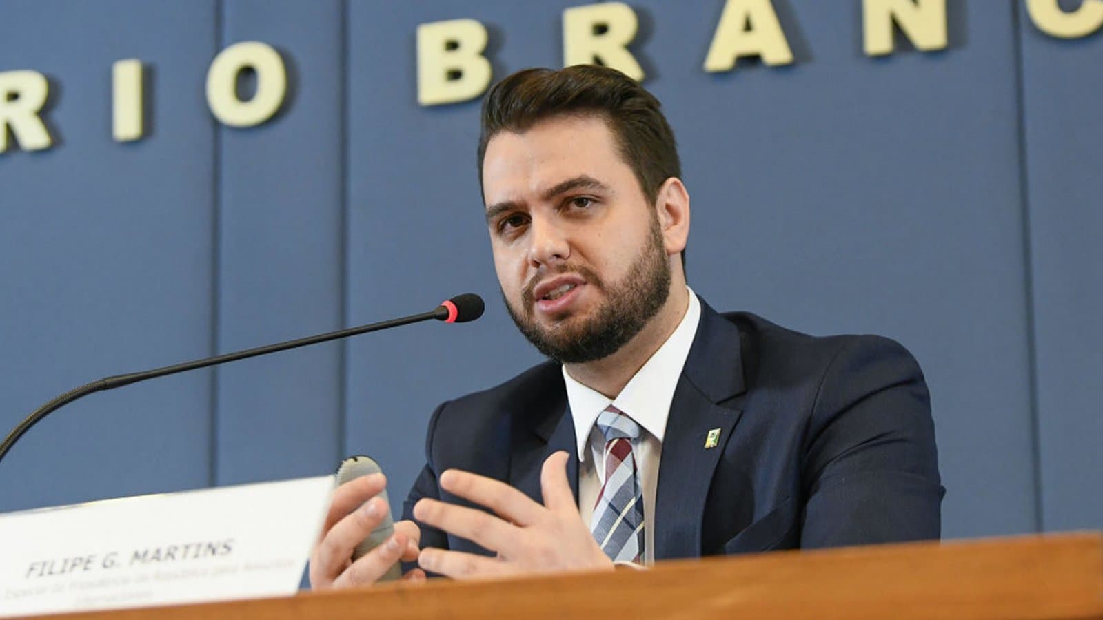 Ex-assessor de Bolsonaro, Filipe Martins é preso pela PF após decisão de Alexandre de Moraes