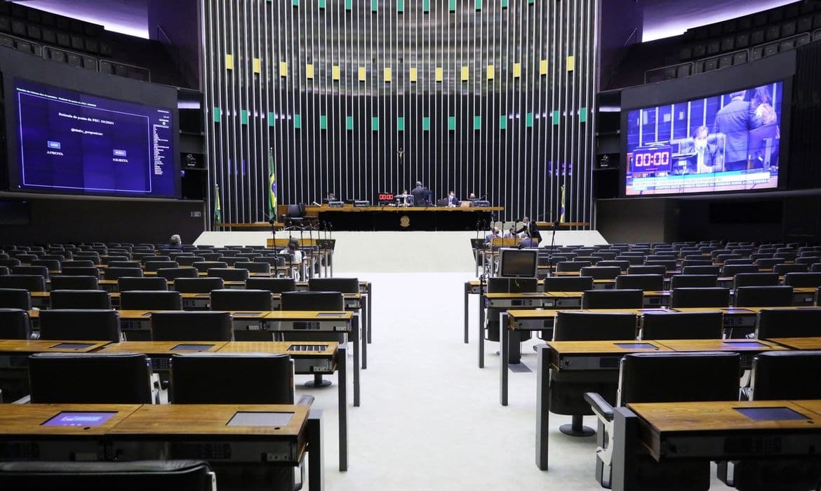 Adiamento das eleições municipais para novembro é aprovado na Câmara dos Deputados