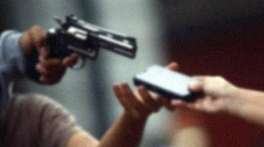 Ladrão que alterou foto em celular roubado, tem pena mantida