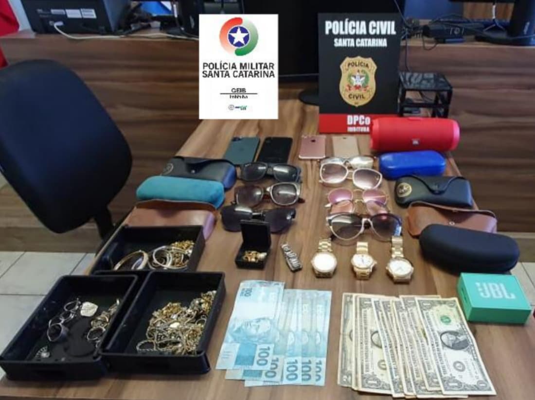 Três criminosos que furtavam objetos de carros estacionados em Imbituba são presos