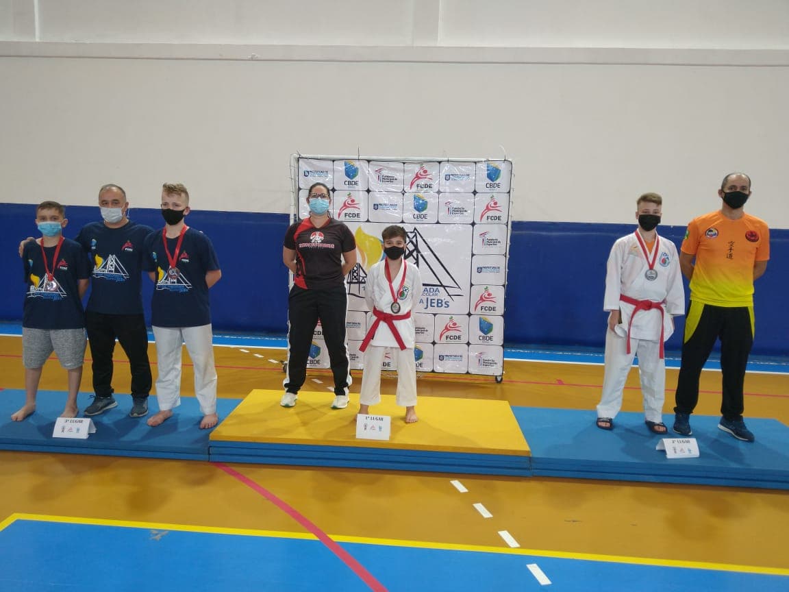 Karatecas de Tubarão garantem vaga para os Jogos Escolares Brasileiros