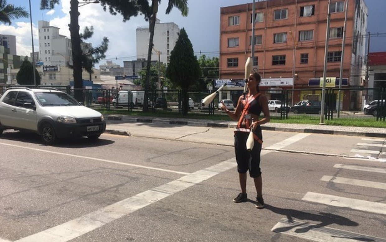 Artistas de rua e malabaristas serão cadastrados a partir desta sexta-feira (23)