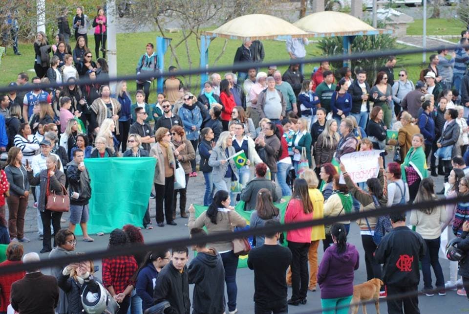 CDL e Sindilojas organizam duas manifestações nesta terça-feira (29)
