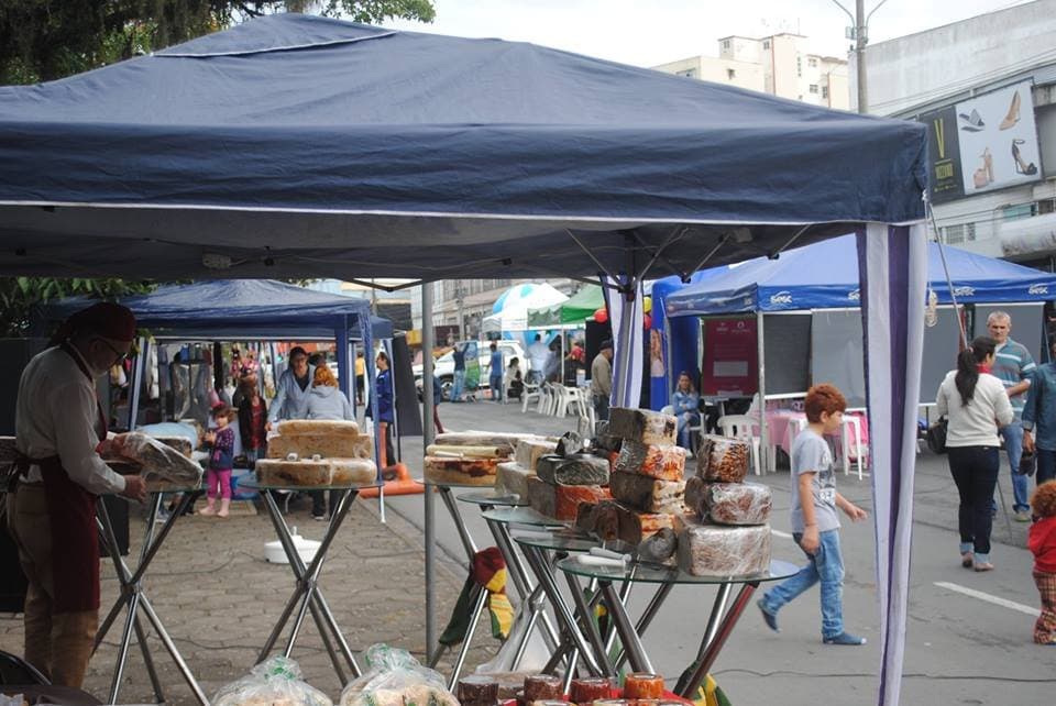 Dia D e Dia dos Pais movimentam comércio de Tubarão