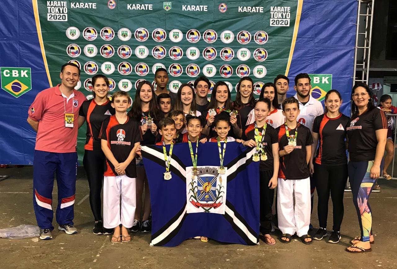 Tubaronenses conquistam 22 medalhas em Campeonato Brasileiro de Karatê