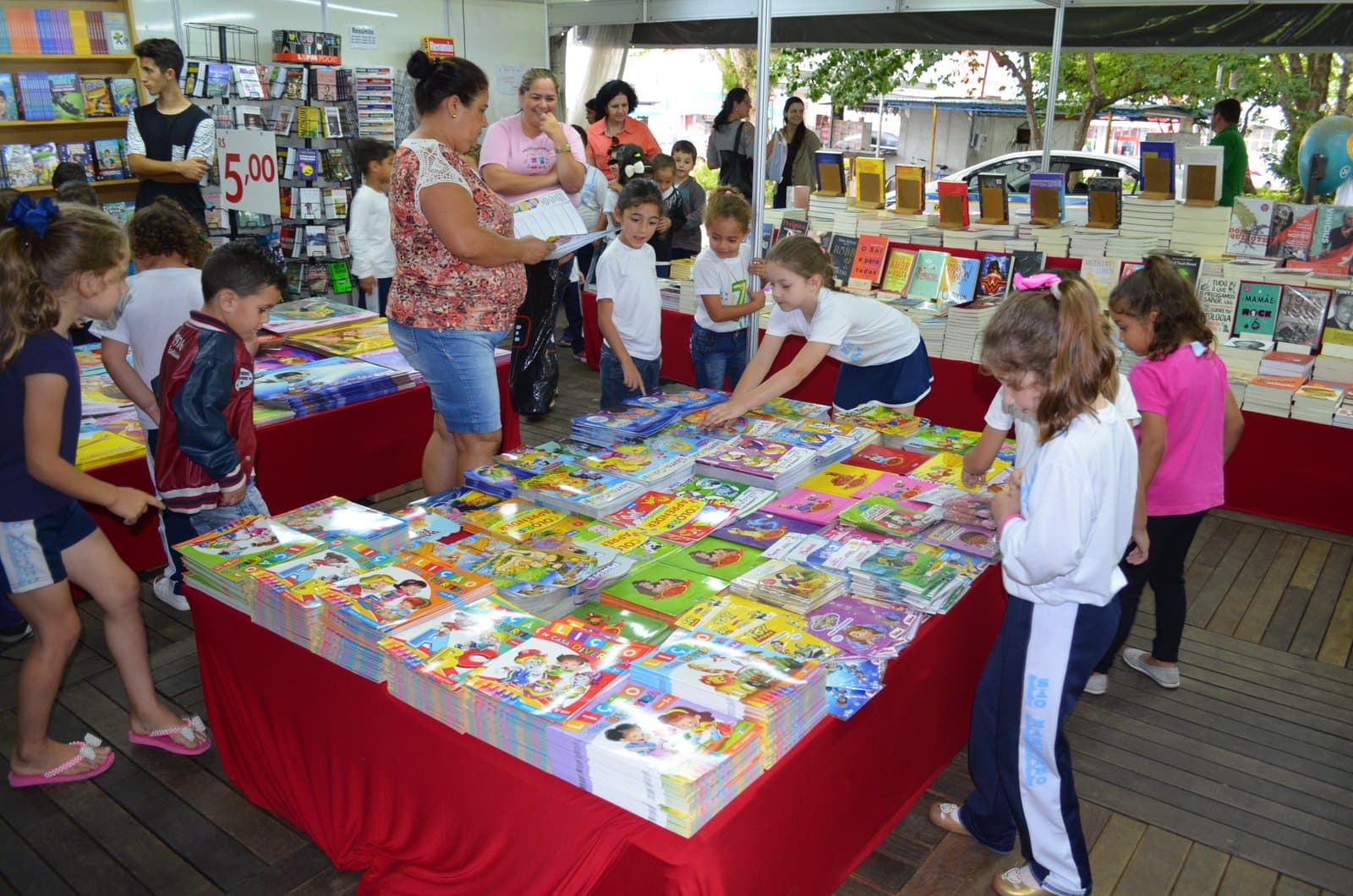 Feira do Livro começa nesta segunda-feira (5)