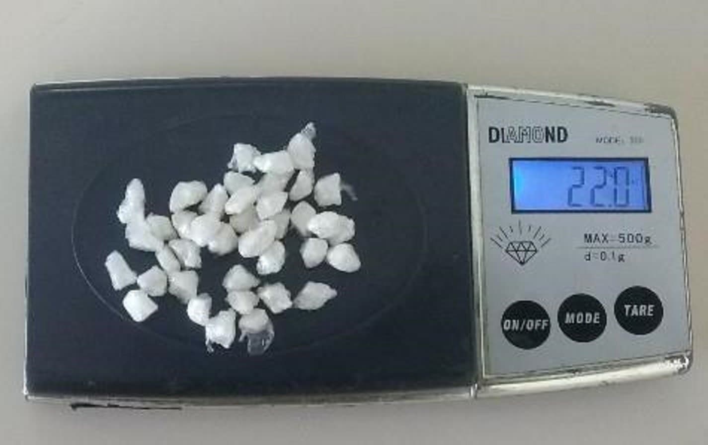 Menina de apenas 13 anos é flagrada traficando drogas