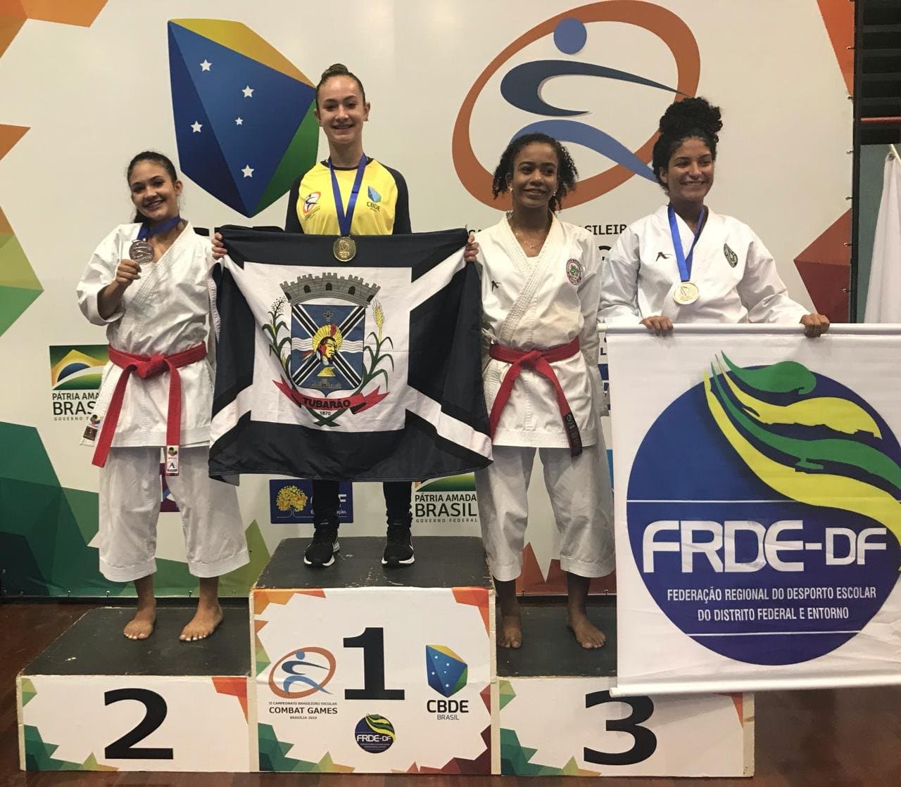 Carateca de Tubarão é ouro no Campeonato Brasileiro Escolar de Lutas