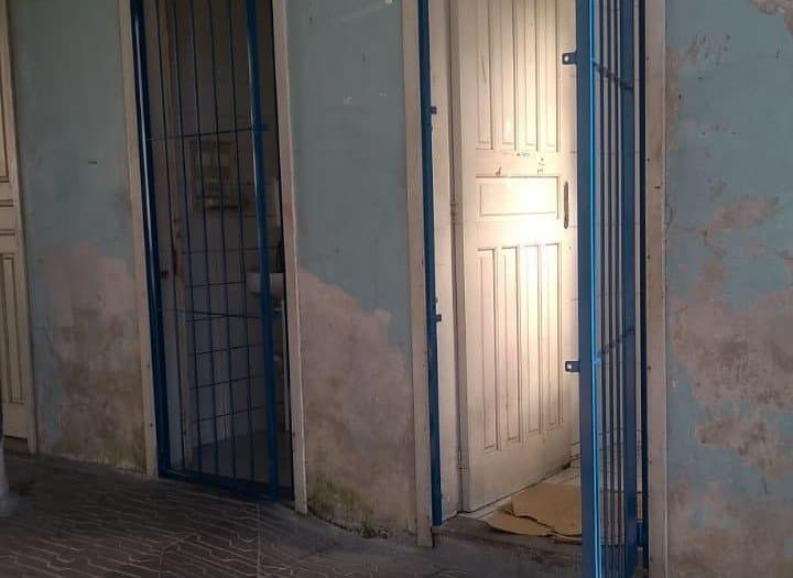 Banheiros da antiga rodoviária recebem grades