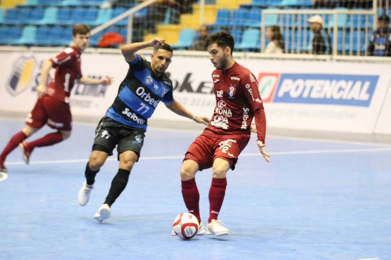 LIGA FUTSAL: Em jogo de viradas, Tubarão vence o Joinville