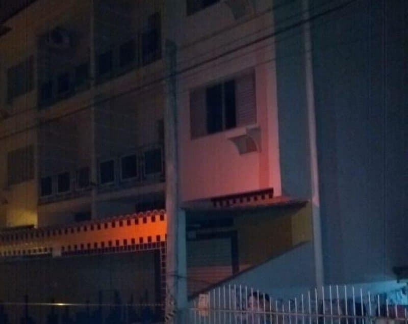 Moradores deixam prédio às pressas após ouvirem barulho de abalo na estrutura
